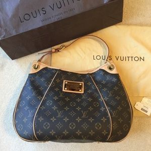 Louis Vuitton Galliera PM